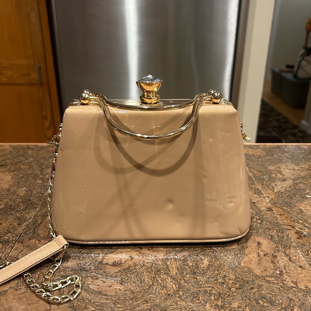 Adorable tan night time purse